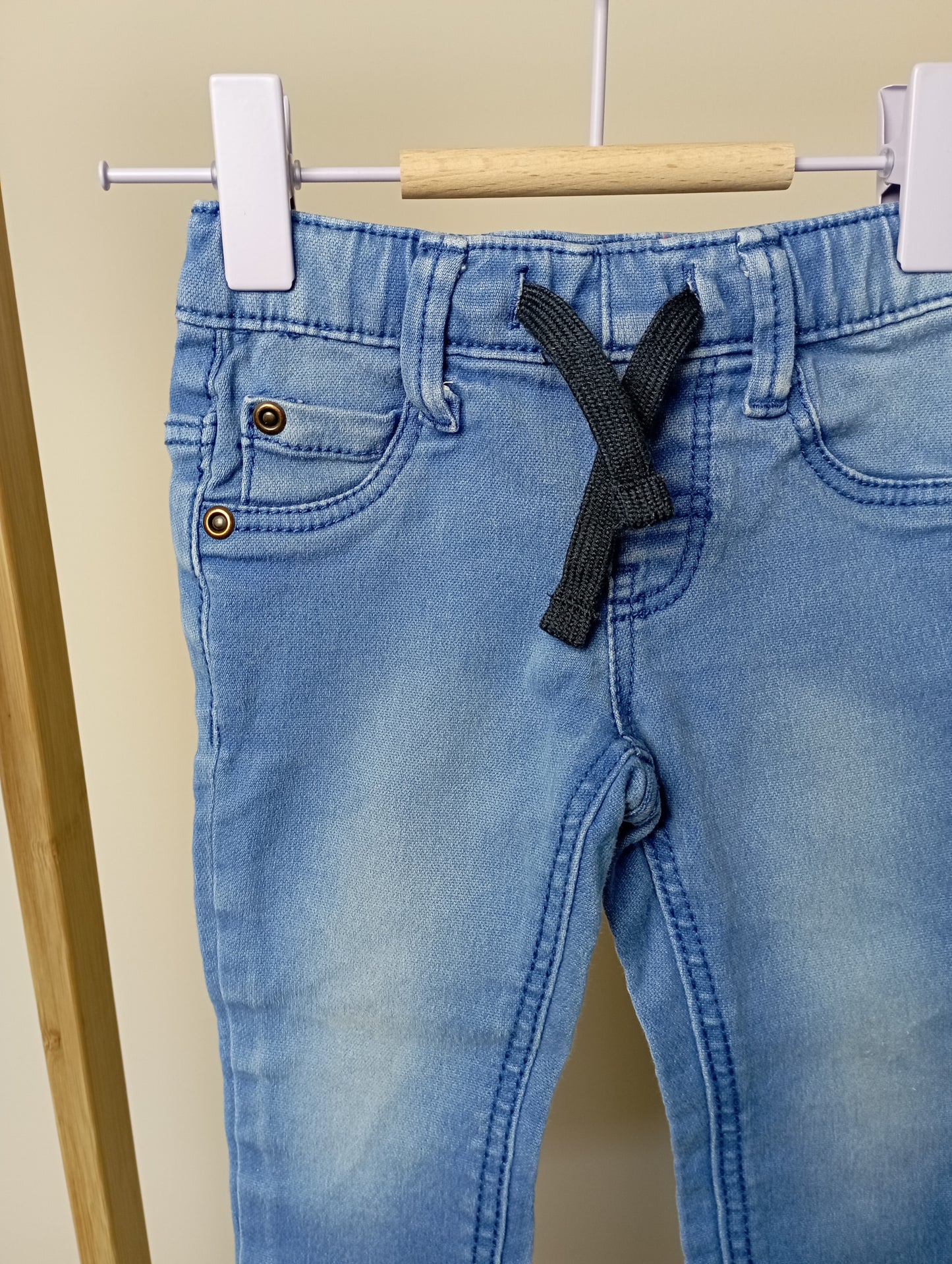 Jeansbroek met elastiek 74 Hema