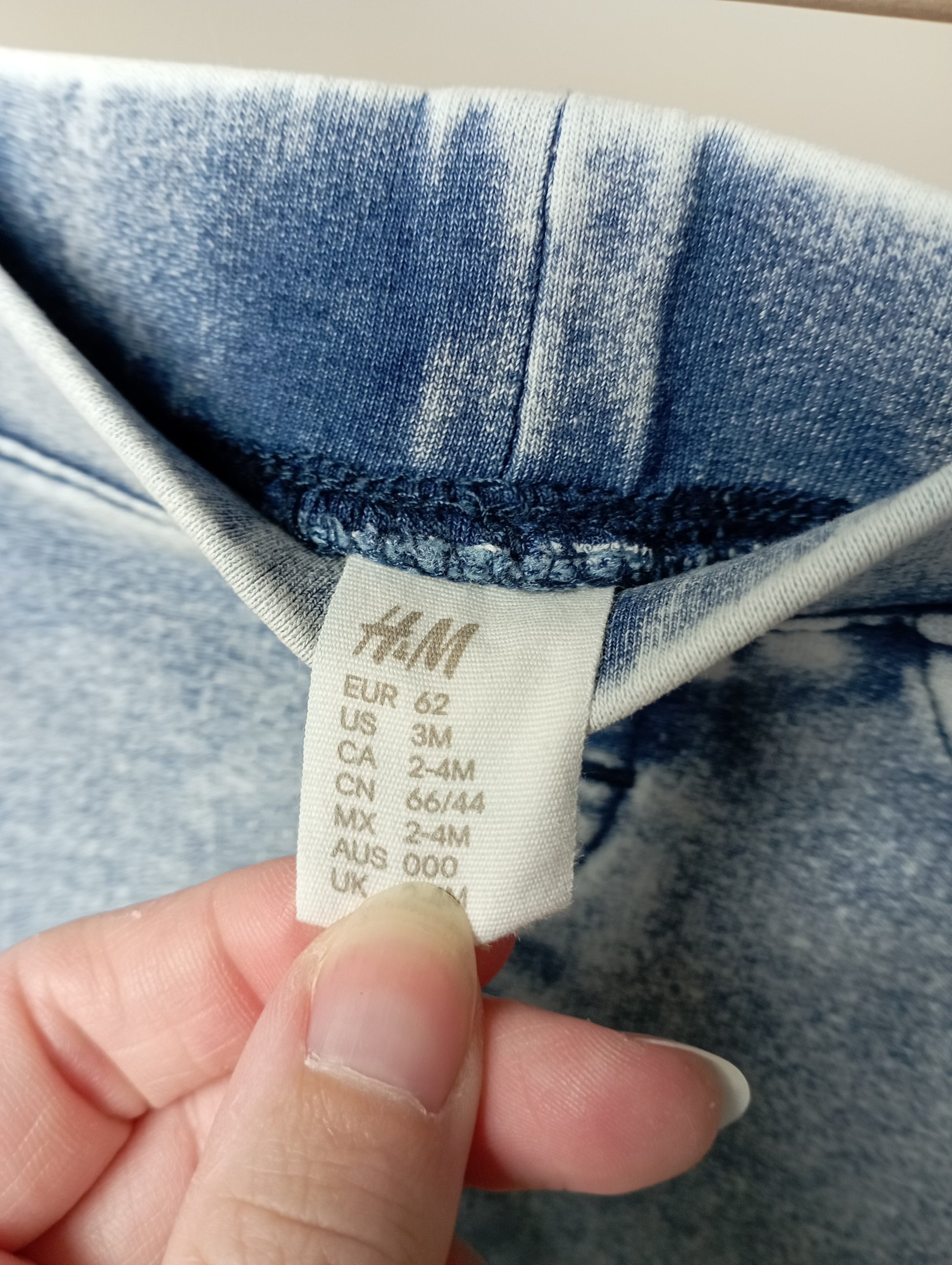 Stretchy broek in jeanslook 62 H&M