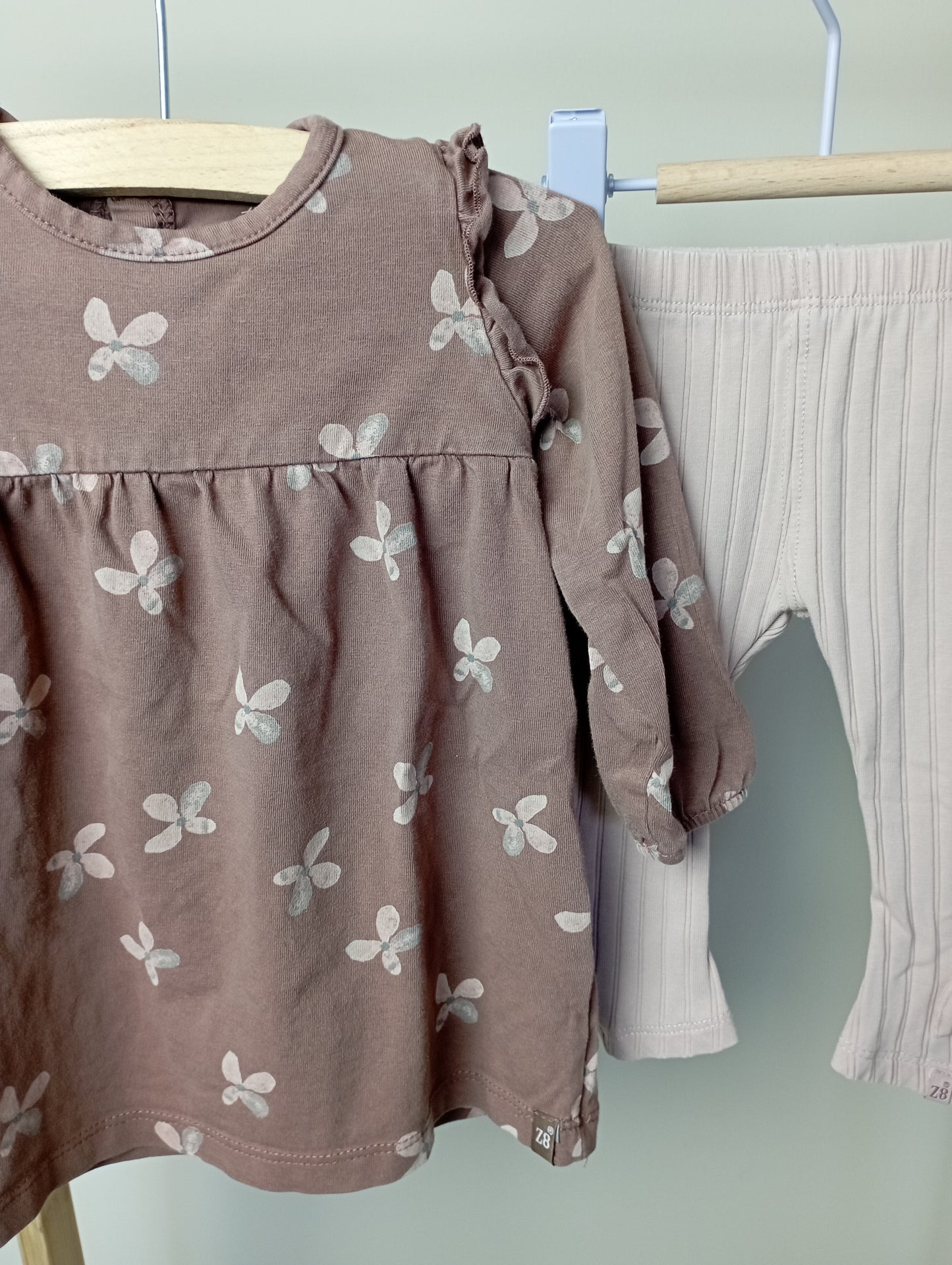 Jurk met bloemen + legging 62 Z8