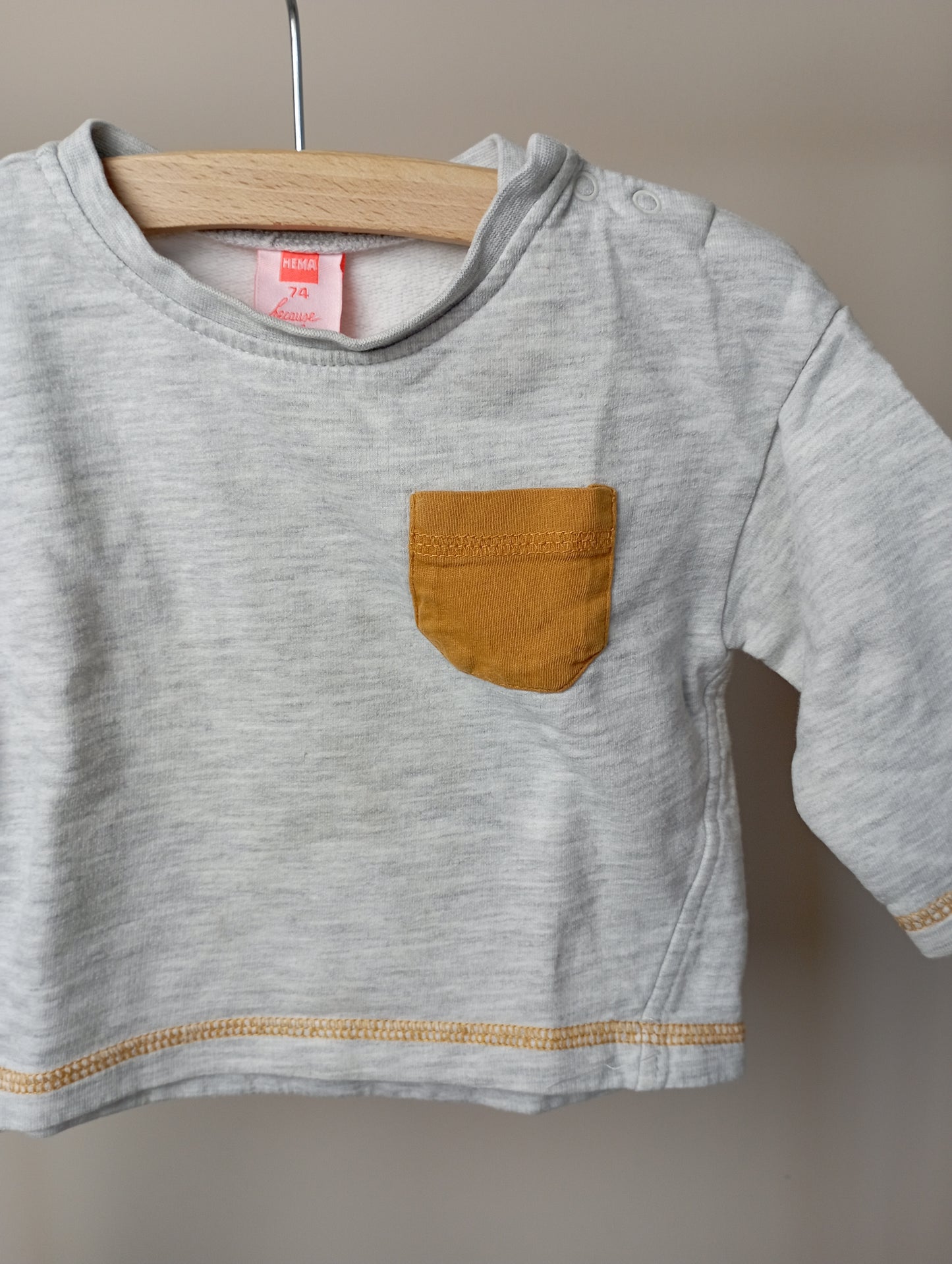 Longsleeve met zakje 74 Hema