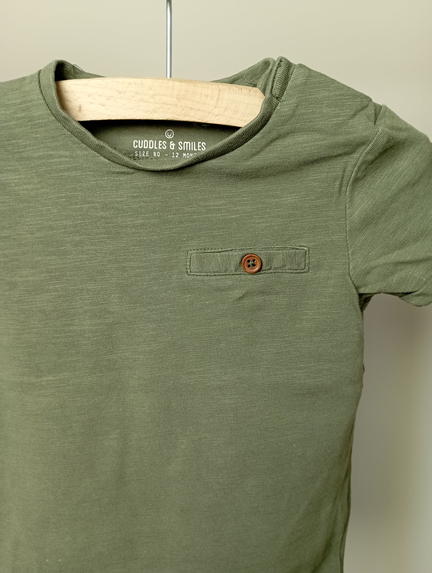 T-shirt met knoopje 80 Cuddles and smiles