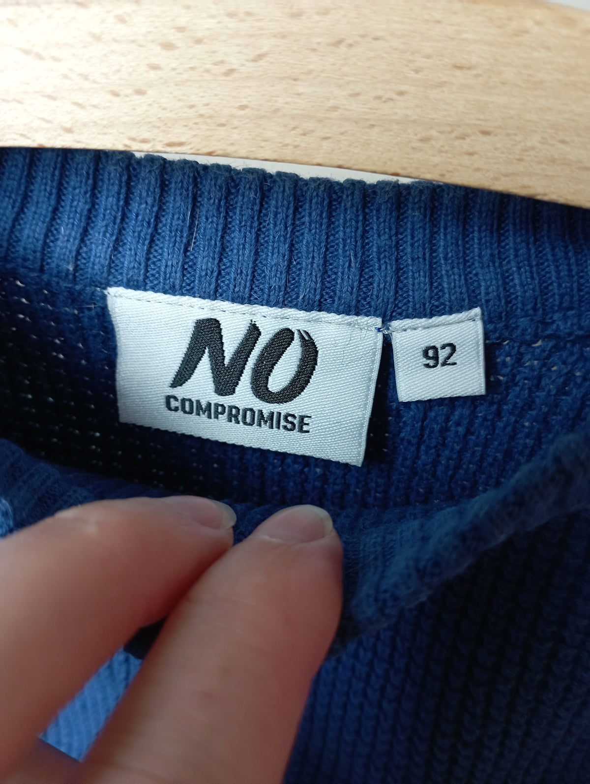 Trui met dino 92 No Compromise