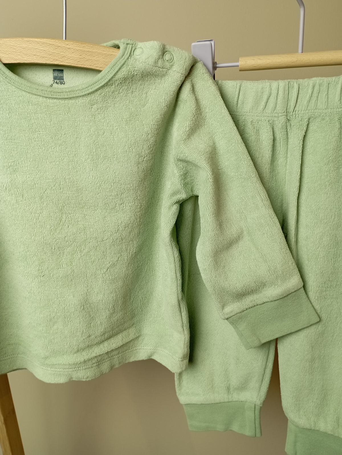 Pyjama 74/80 Hema