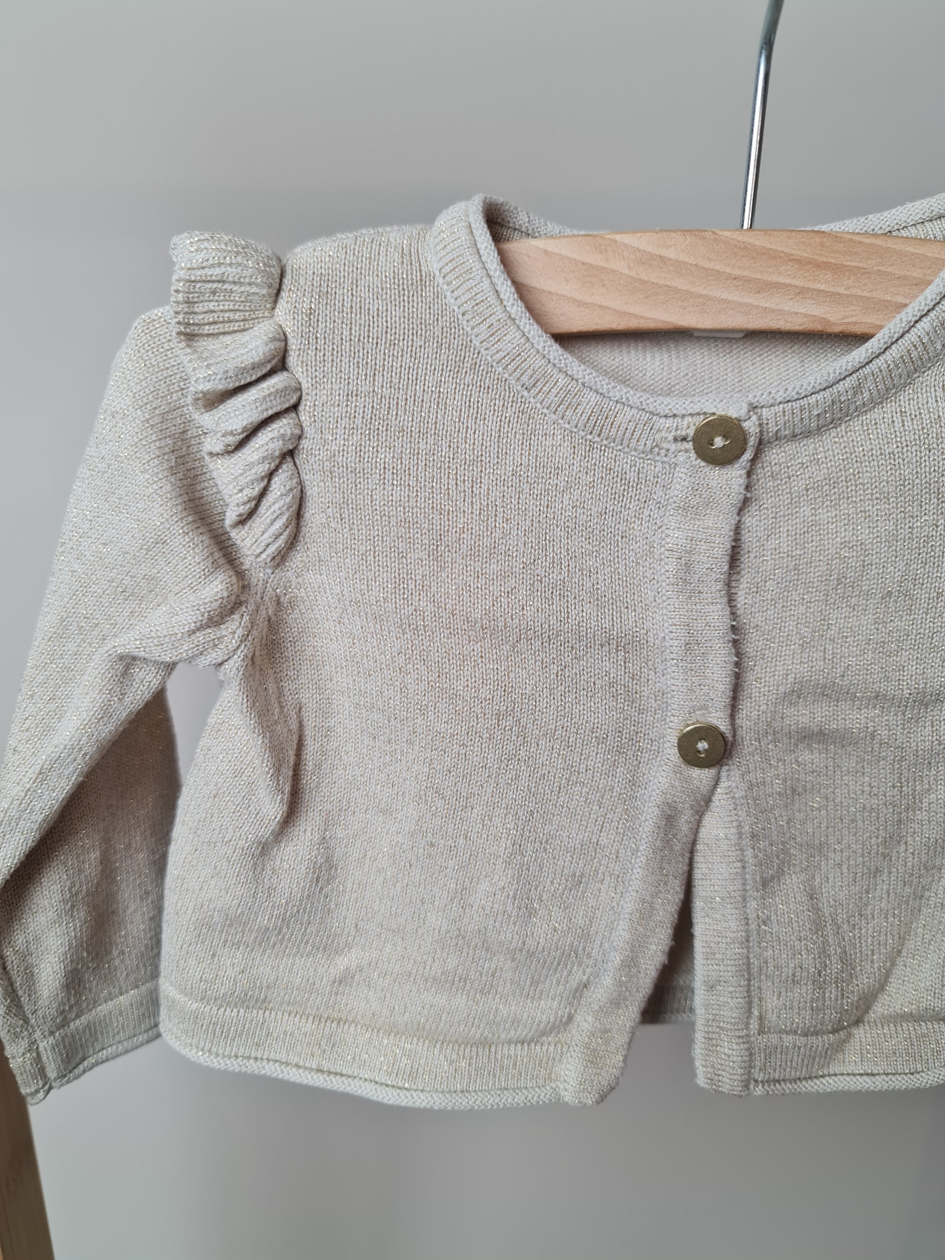 Vestje met gouden glinster 62 Cuddles and smiles