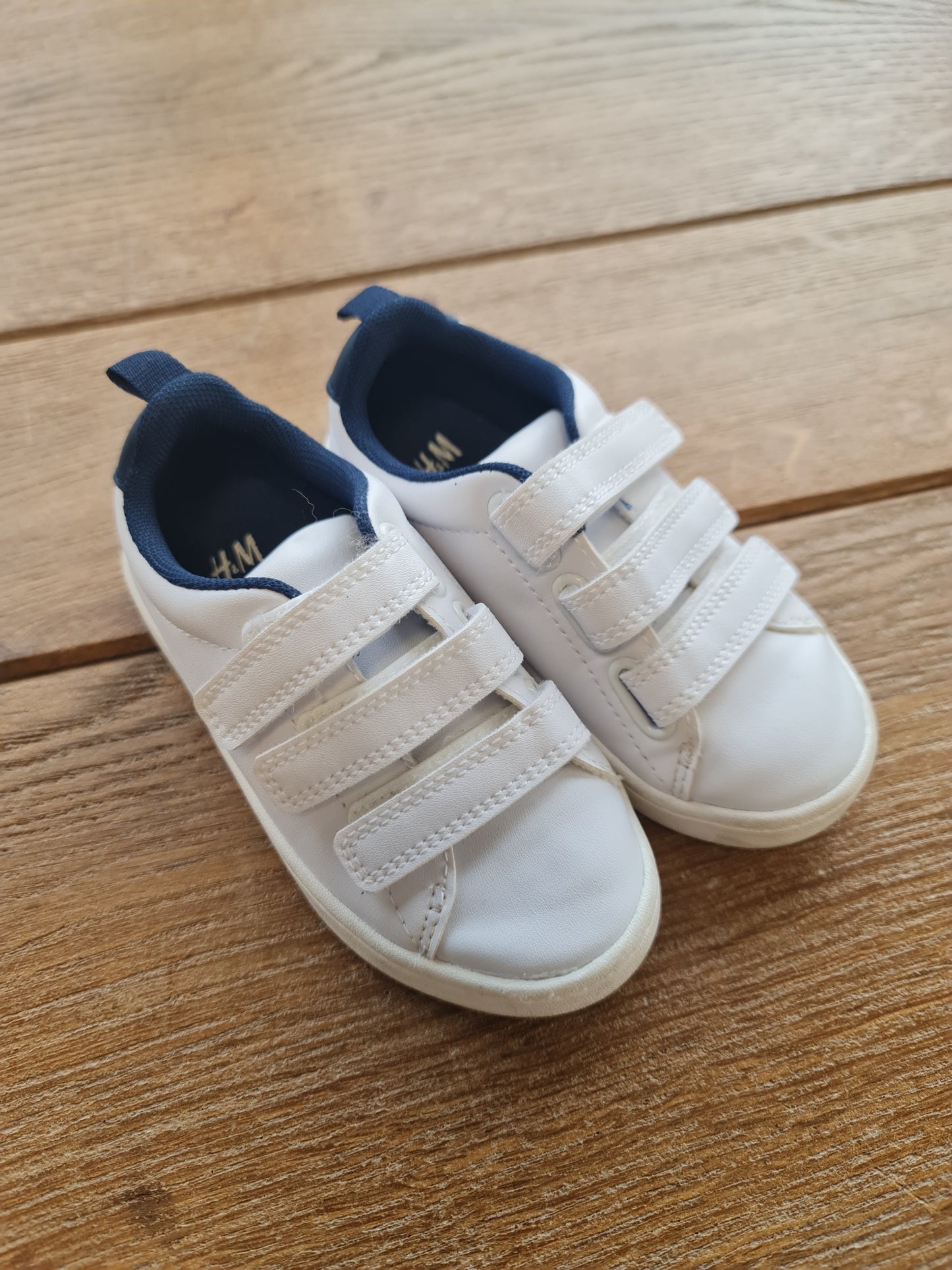 Sneakers met klevers 25