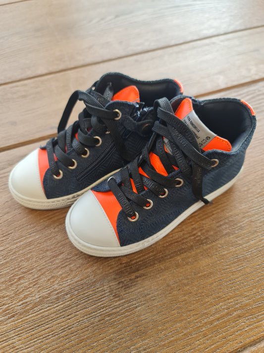 Hoge schoenen 28
