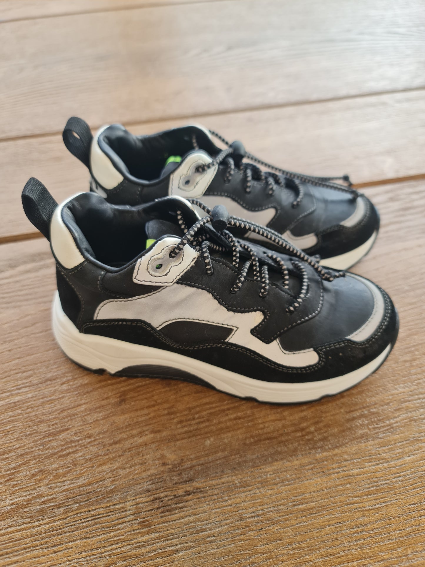 Sneakers 28
