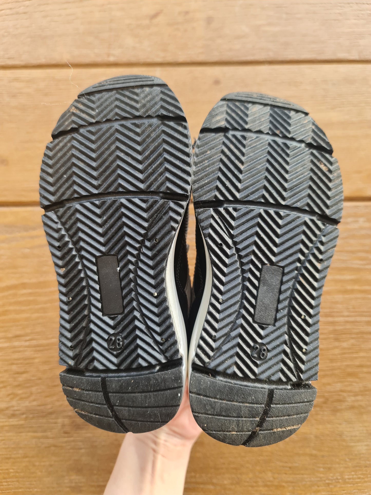 Sneakers 28
