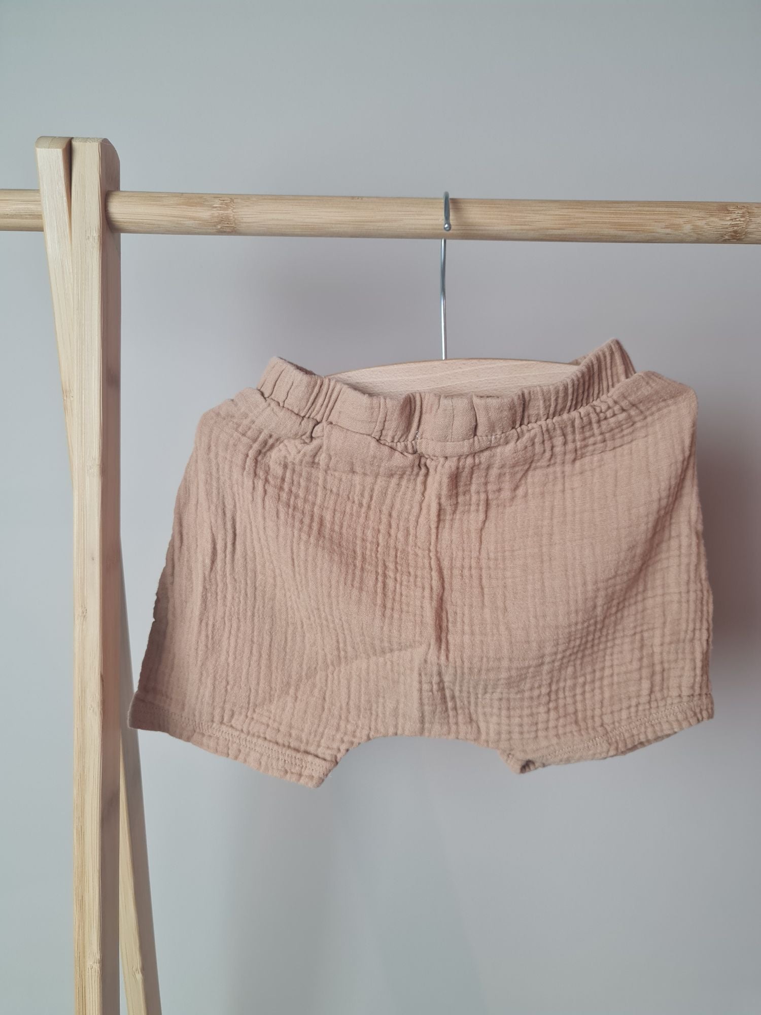 Shortje in tetrastofje 80 Zara