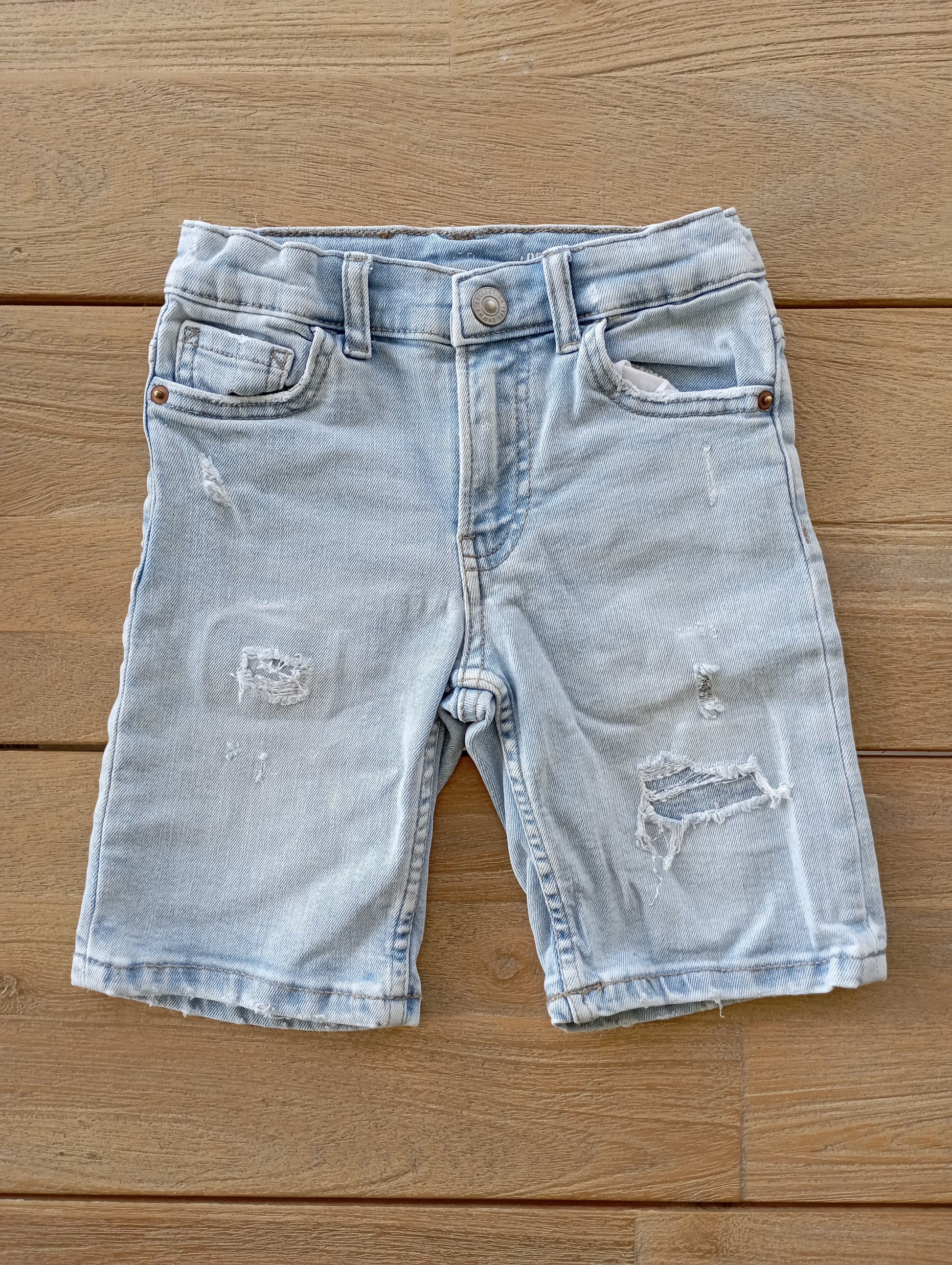 Jeansshort met scheuren 116 Zara