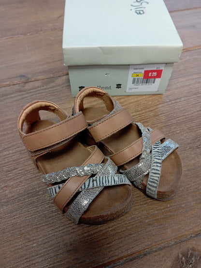 Sandalen 24