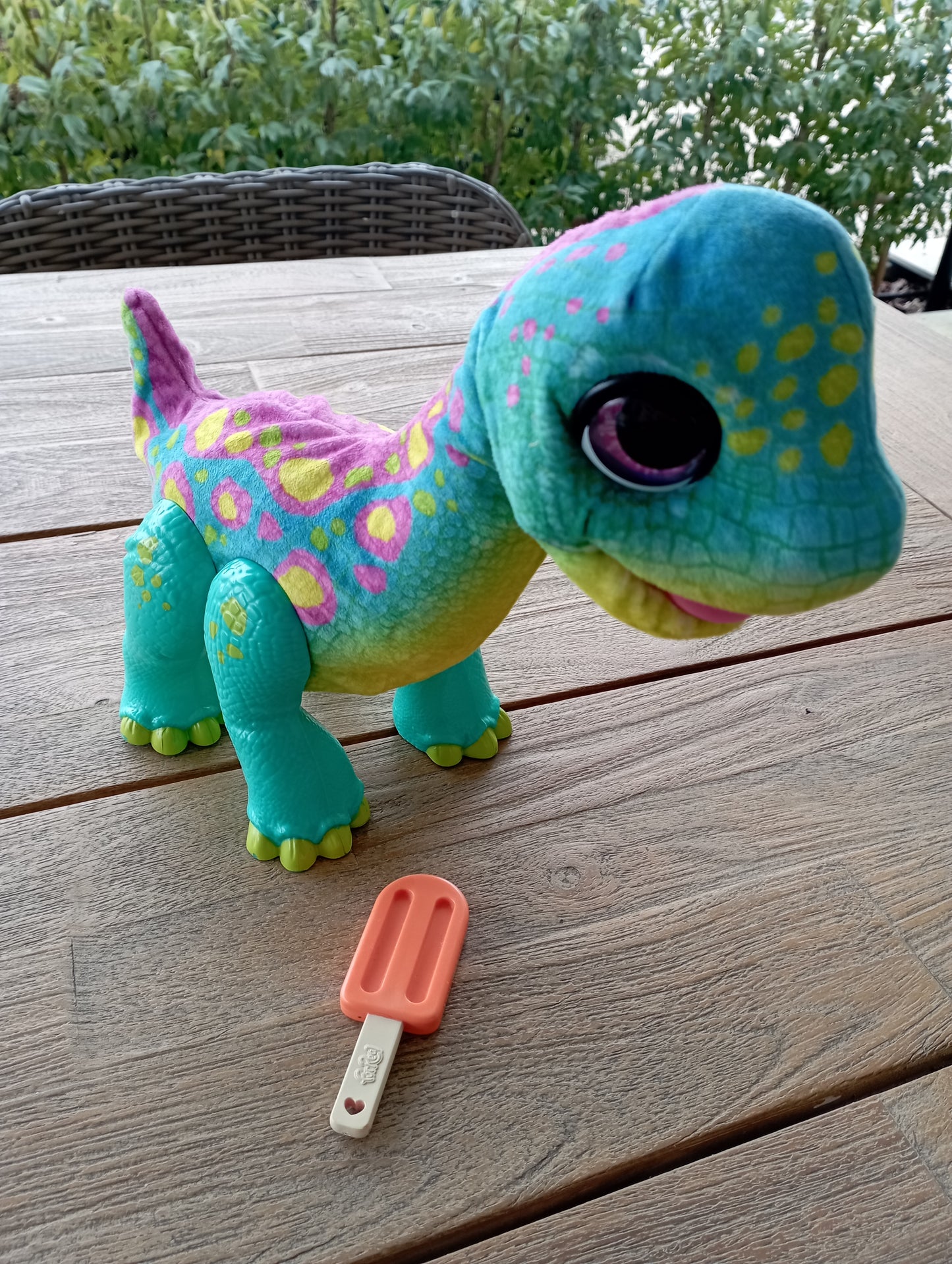 Interactieve knuffel Snackin Sam the Bronto FurReal Friends
