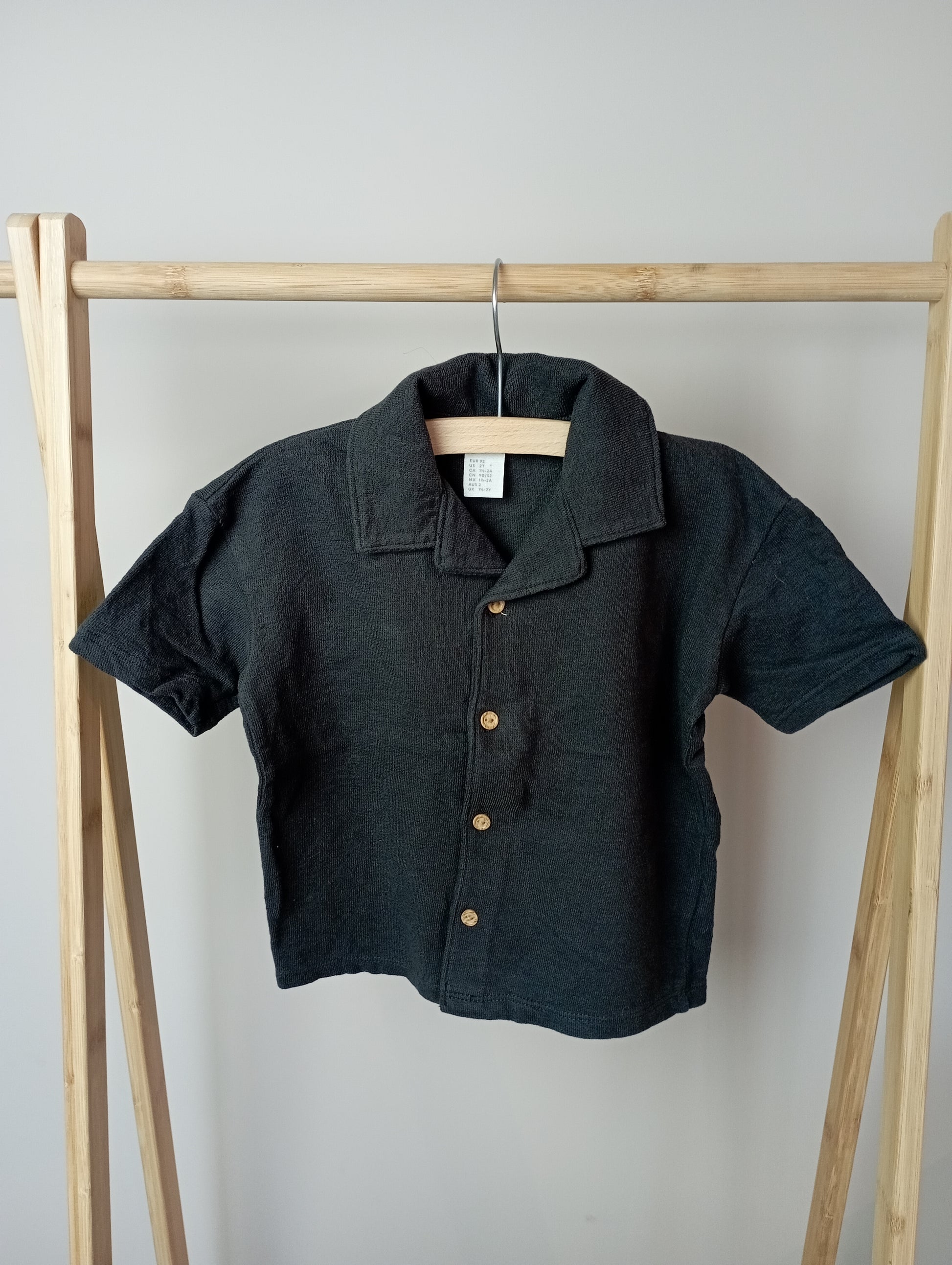 Shirtje met knopen 92 H&M