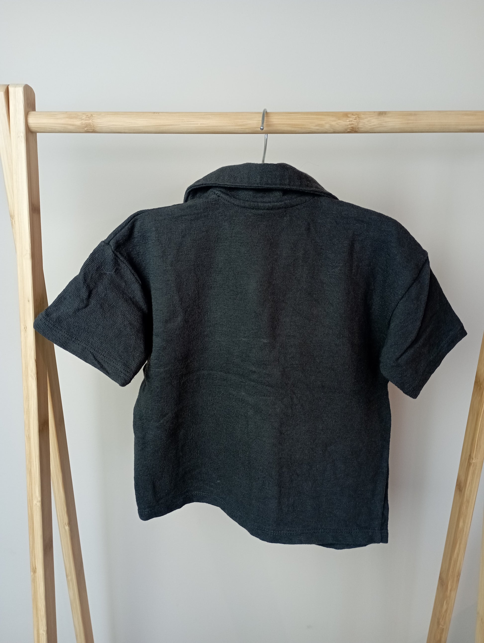 Shirtje met knopen 92 H&M