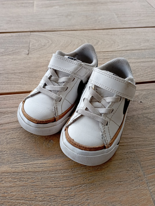 Sneakers 22 Nike