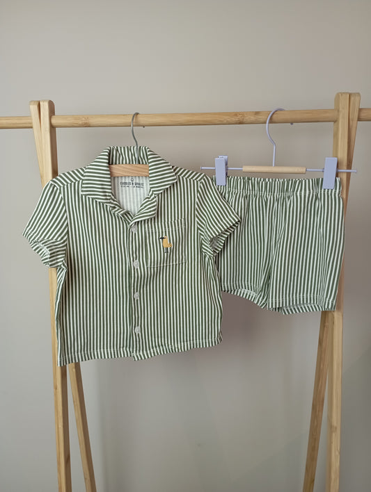 Pyjama met strepen 86 Cuddles and smiles