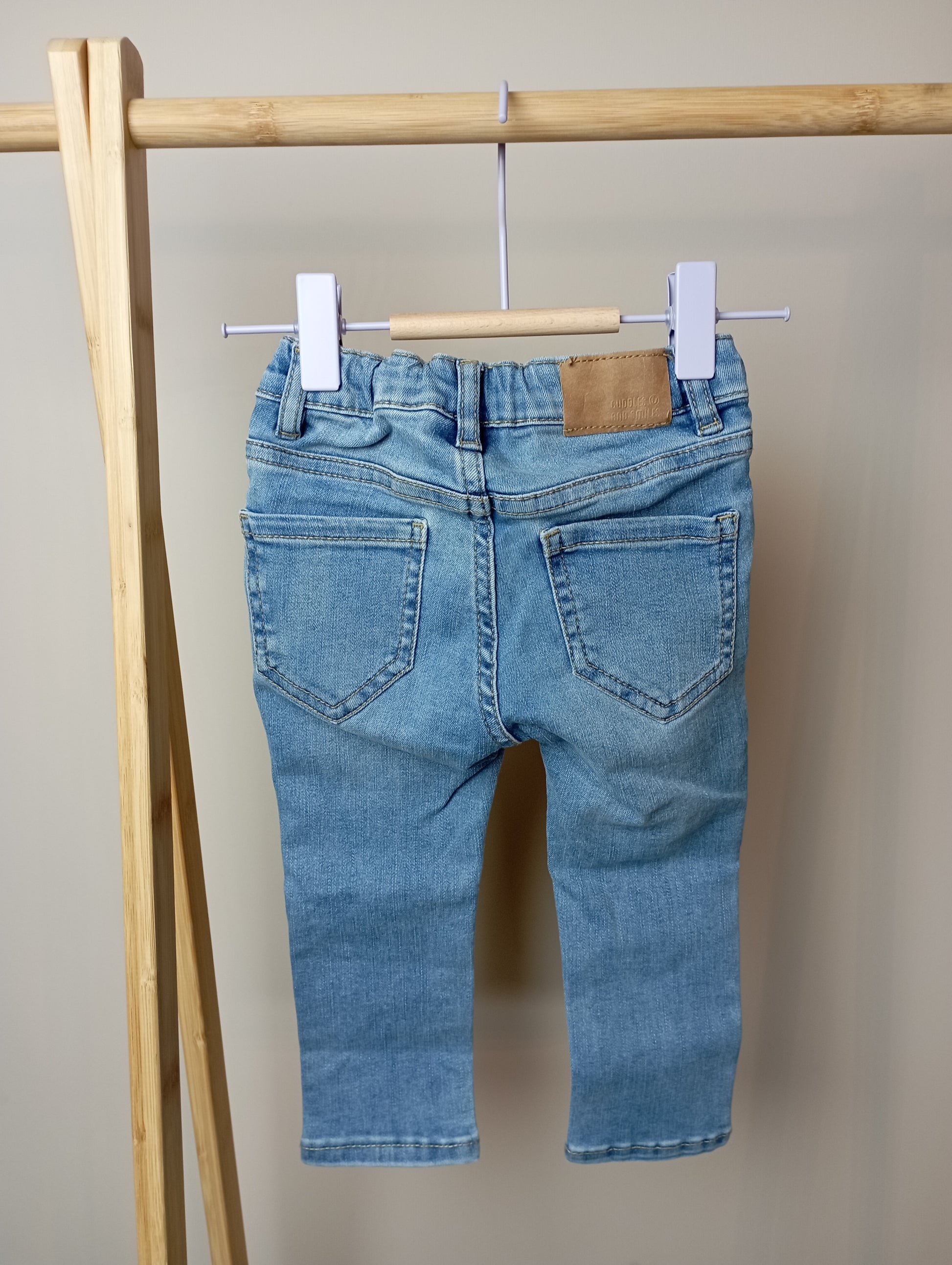 Jeansbroek 86 Cuddles and smiles