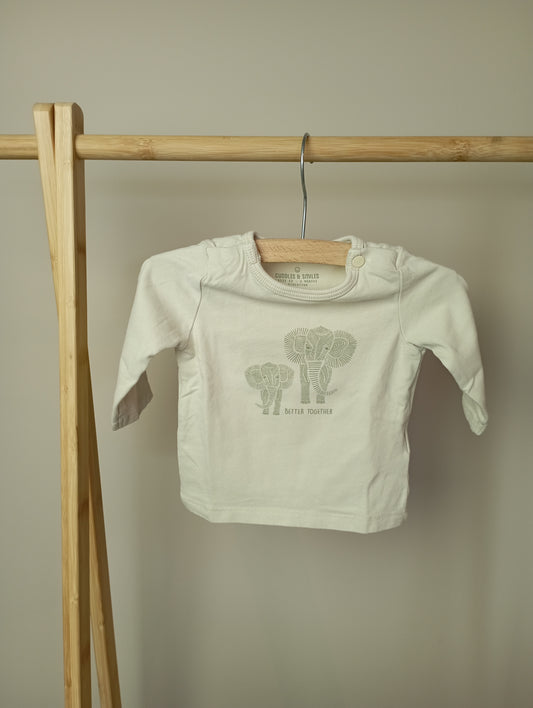Longsleeve met olifanten 62 Cuddles and smiles