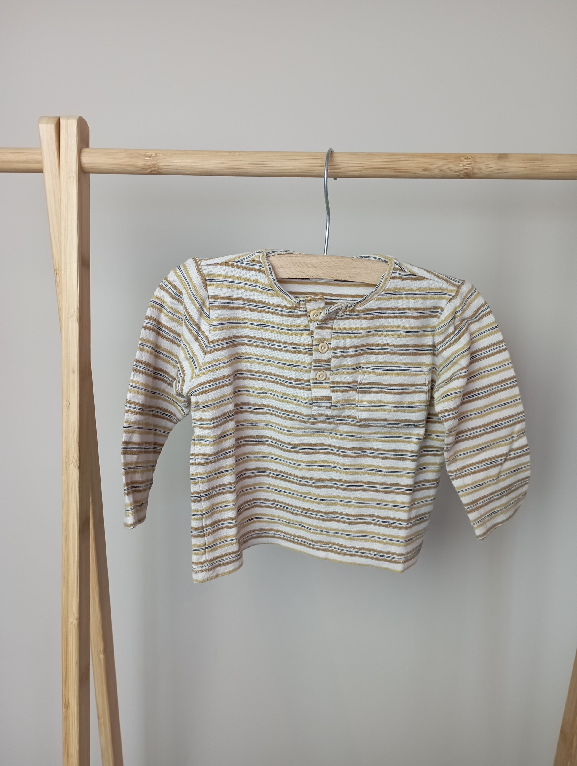 Longsleeve met knoopjes 74 H&M