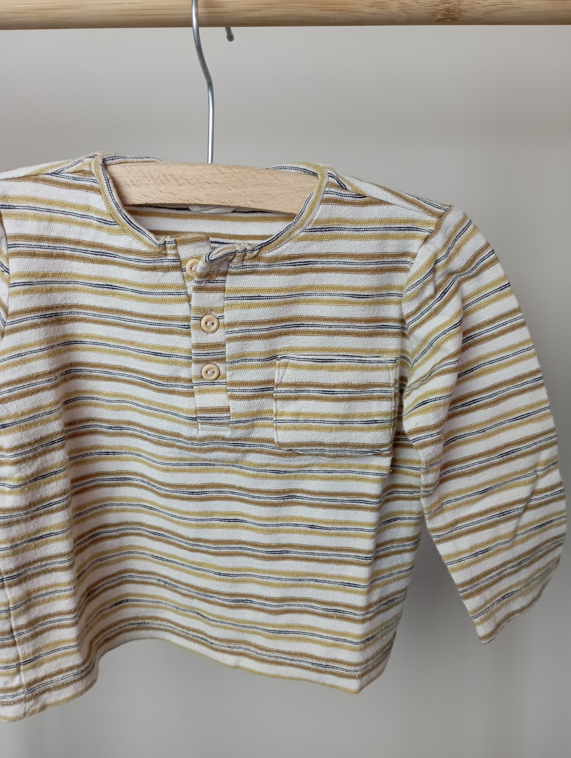 Longsleeve met knoopjes 74 H&M