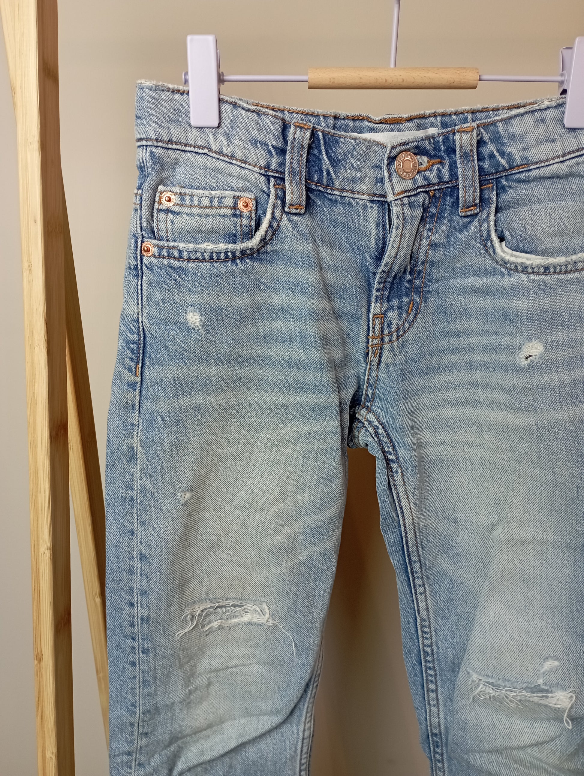 Broek met scheuren 128 Zara