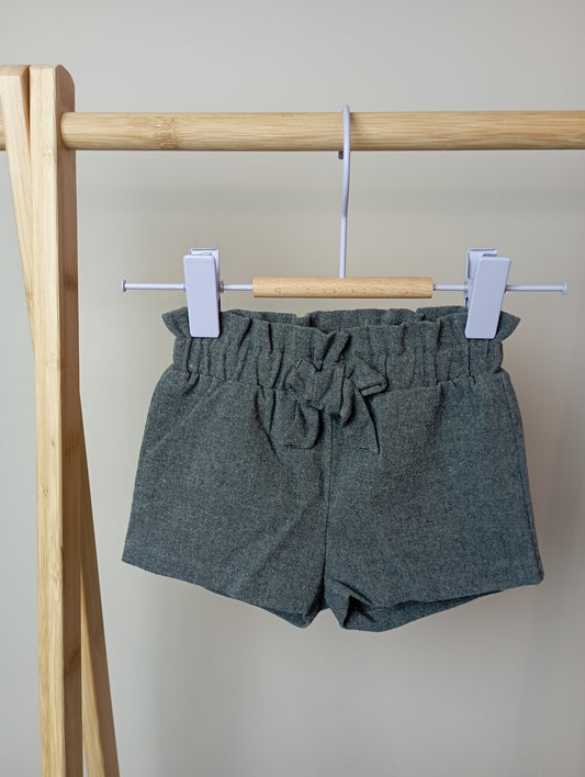 Short met strik 62 Cuddles and smiles