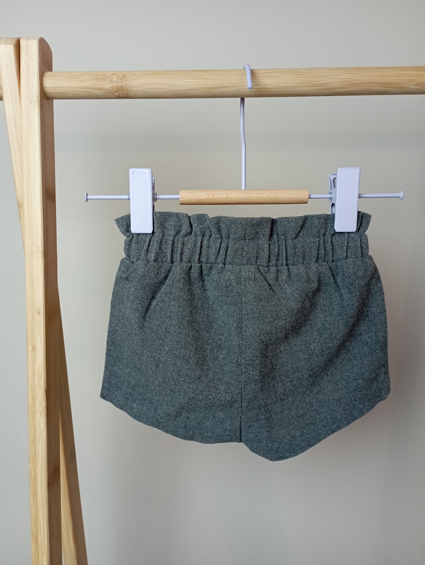 Short met strik 62 Cuddles and smiles