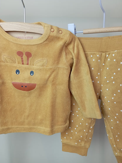 Pyjama 74 Cuddles and smiles