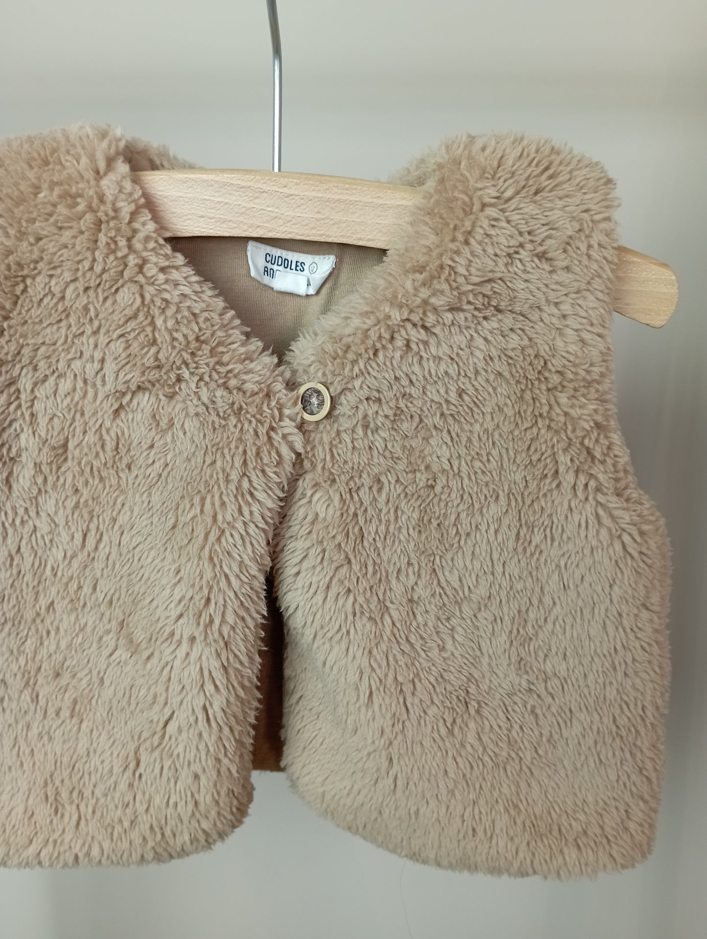 Vestje zonder mouwen 68 Cuddles and smiles