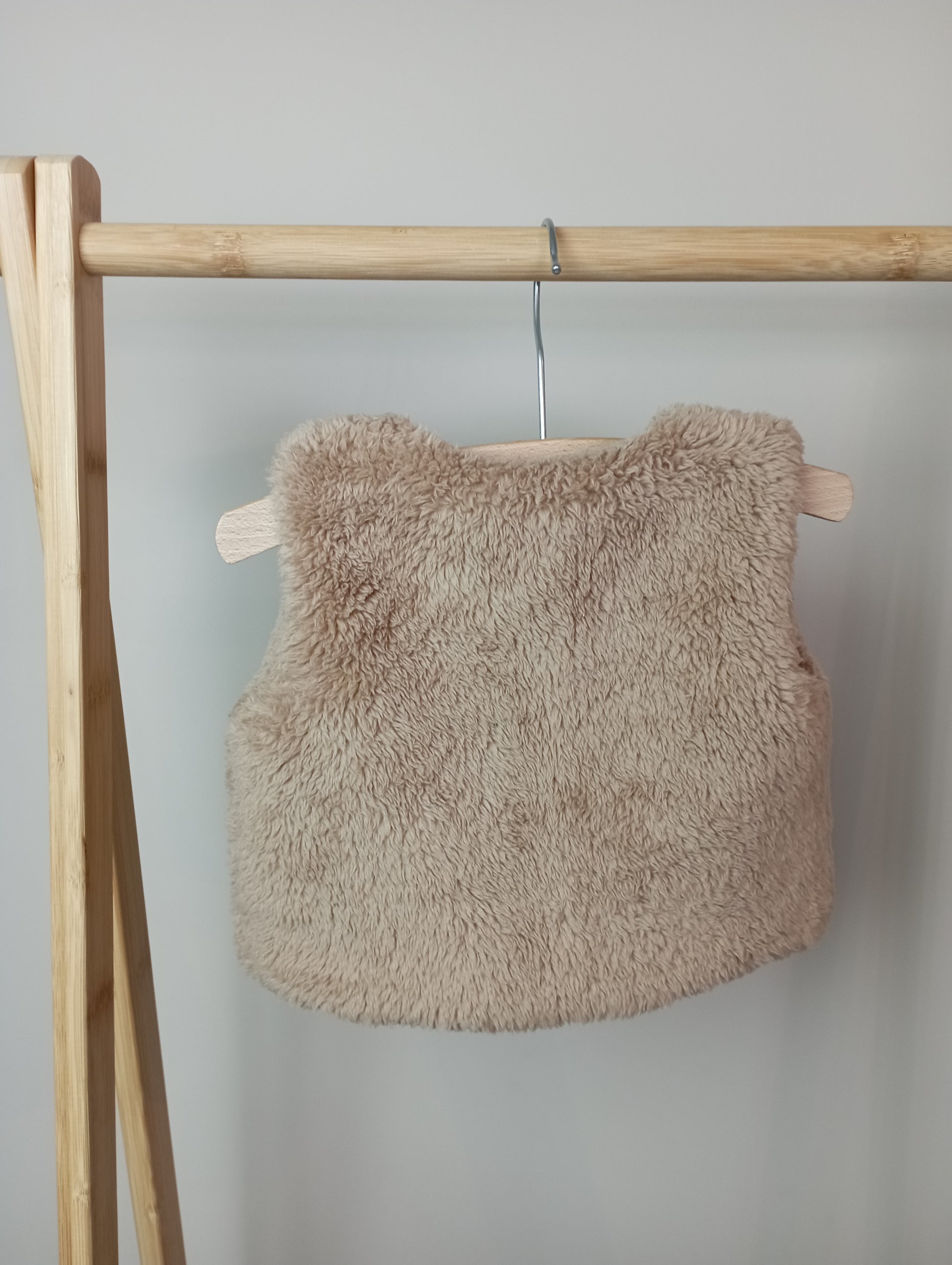 Vestje zonder mouwen 68 Cuddles and smiles