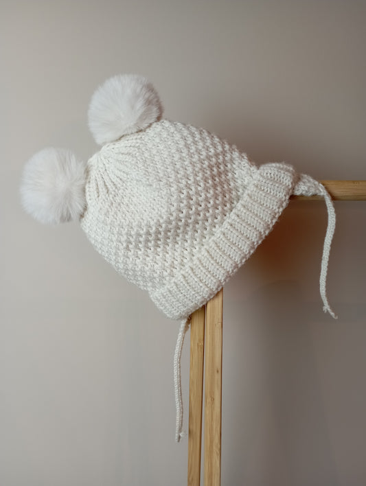 Muts met ponponnen 80 Zara