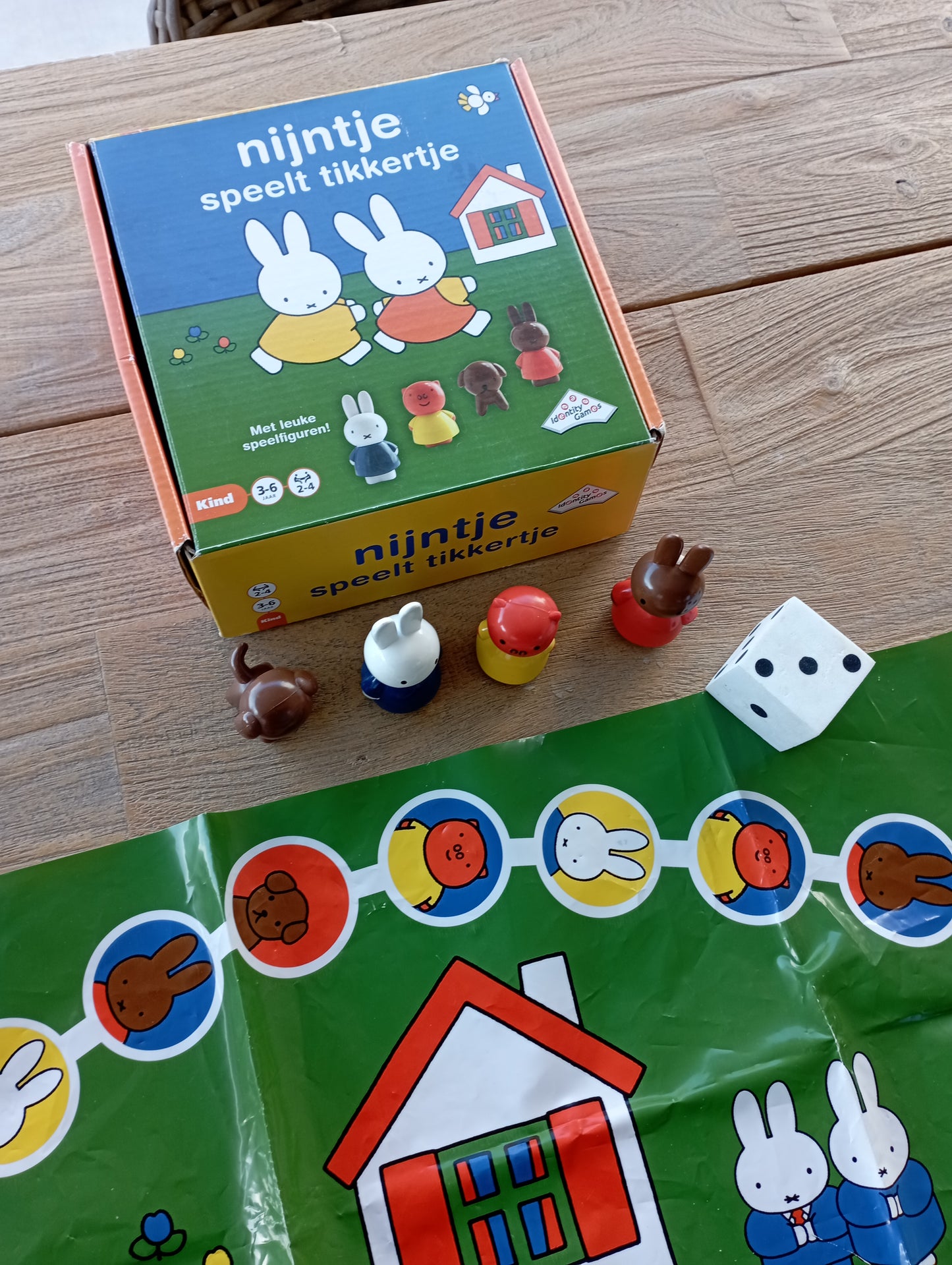 Nijntje speelt tikkertje - Identity Games