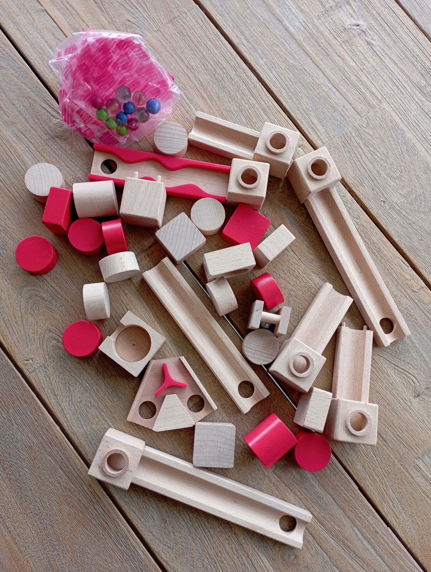 Houten knikkerbaan - Find JOYs