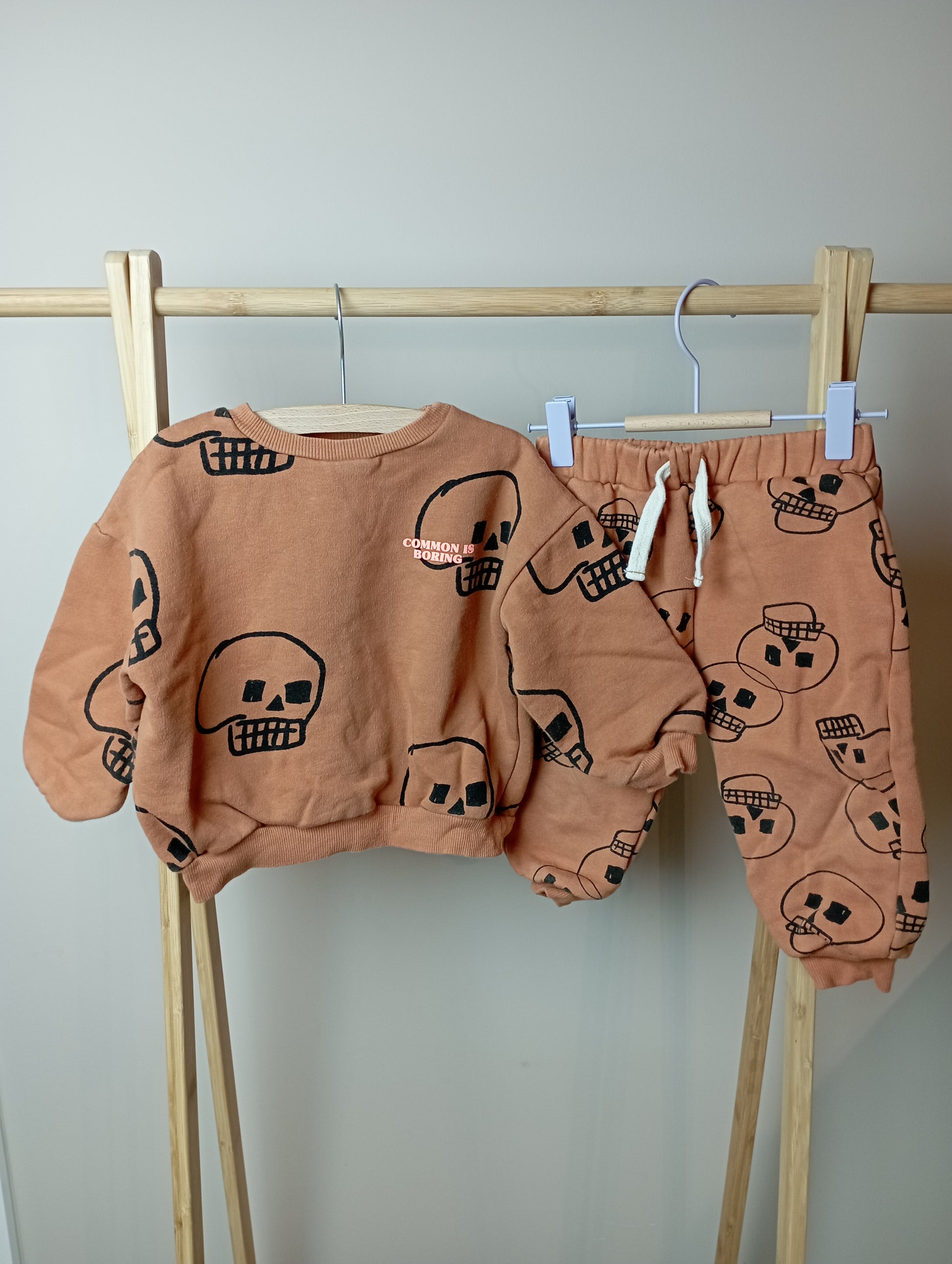 Setje "Common is boring" 98 Zara