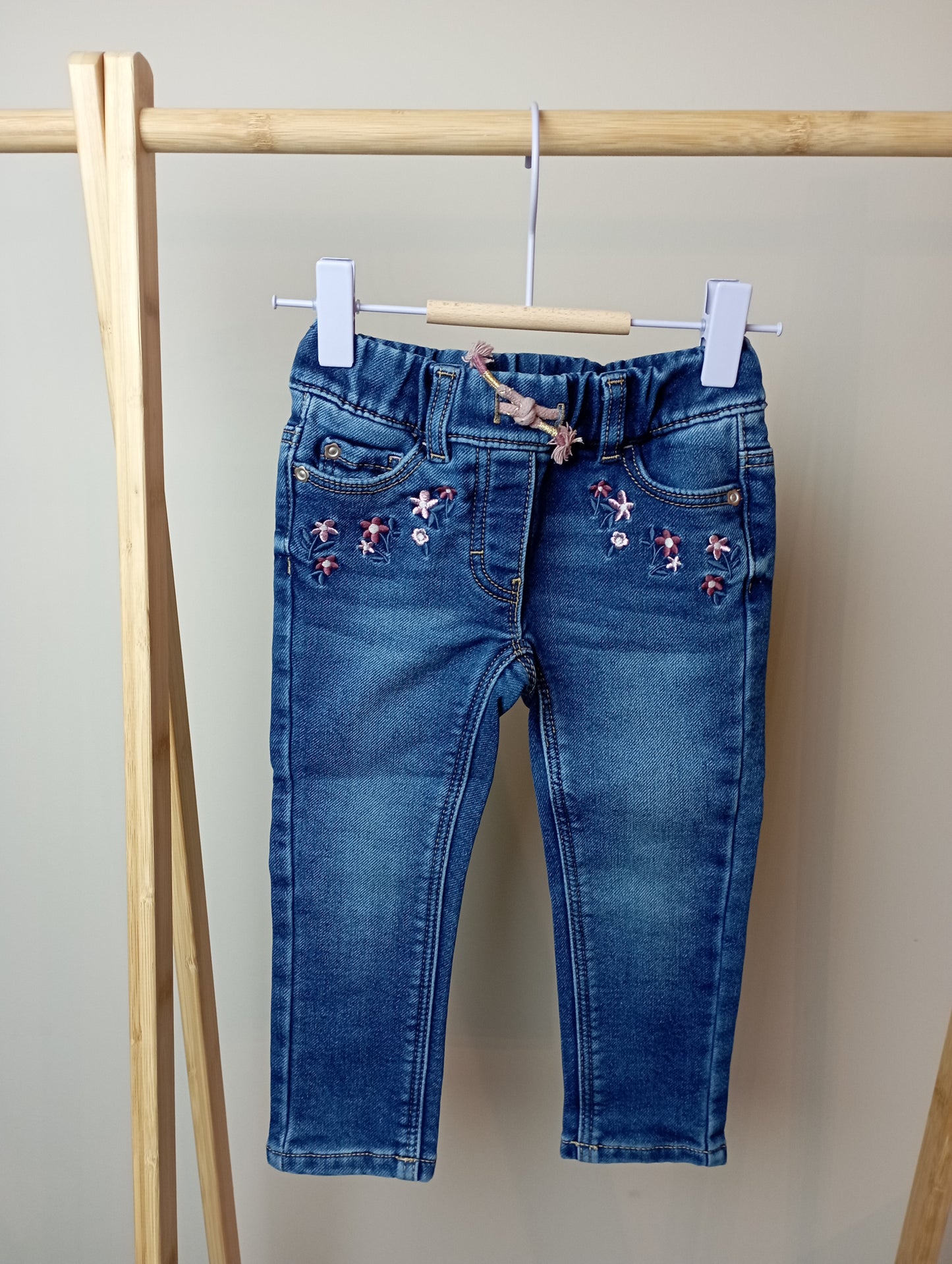 Jeansbroek met bloemen 92 C&A