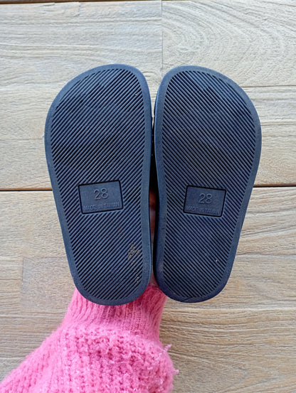 Slippers 28