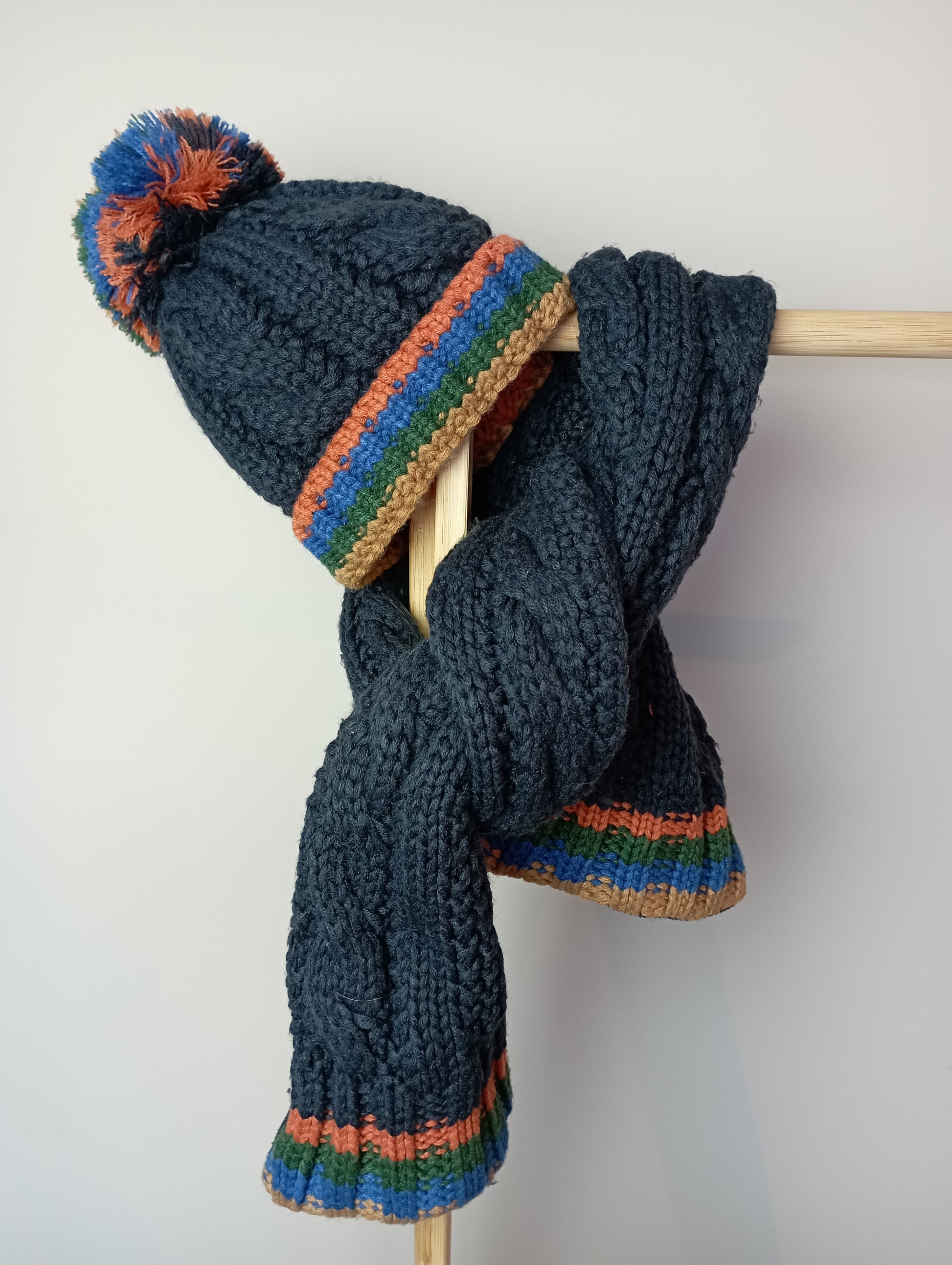 Muts & sjaal 52 of 2-3jaar JBC