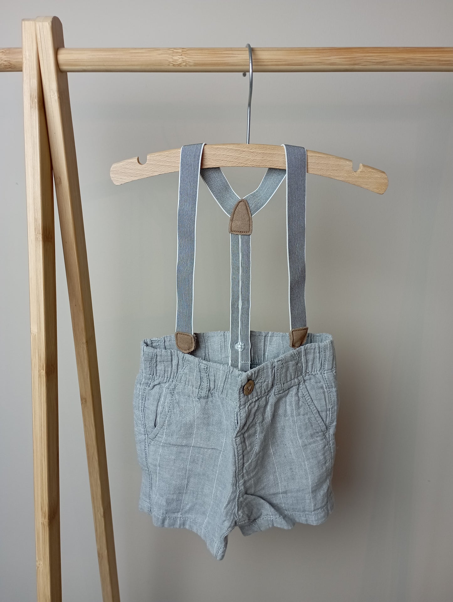 Short met bretellen 74 C&A