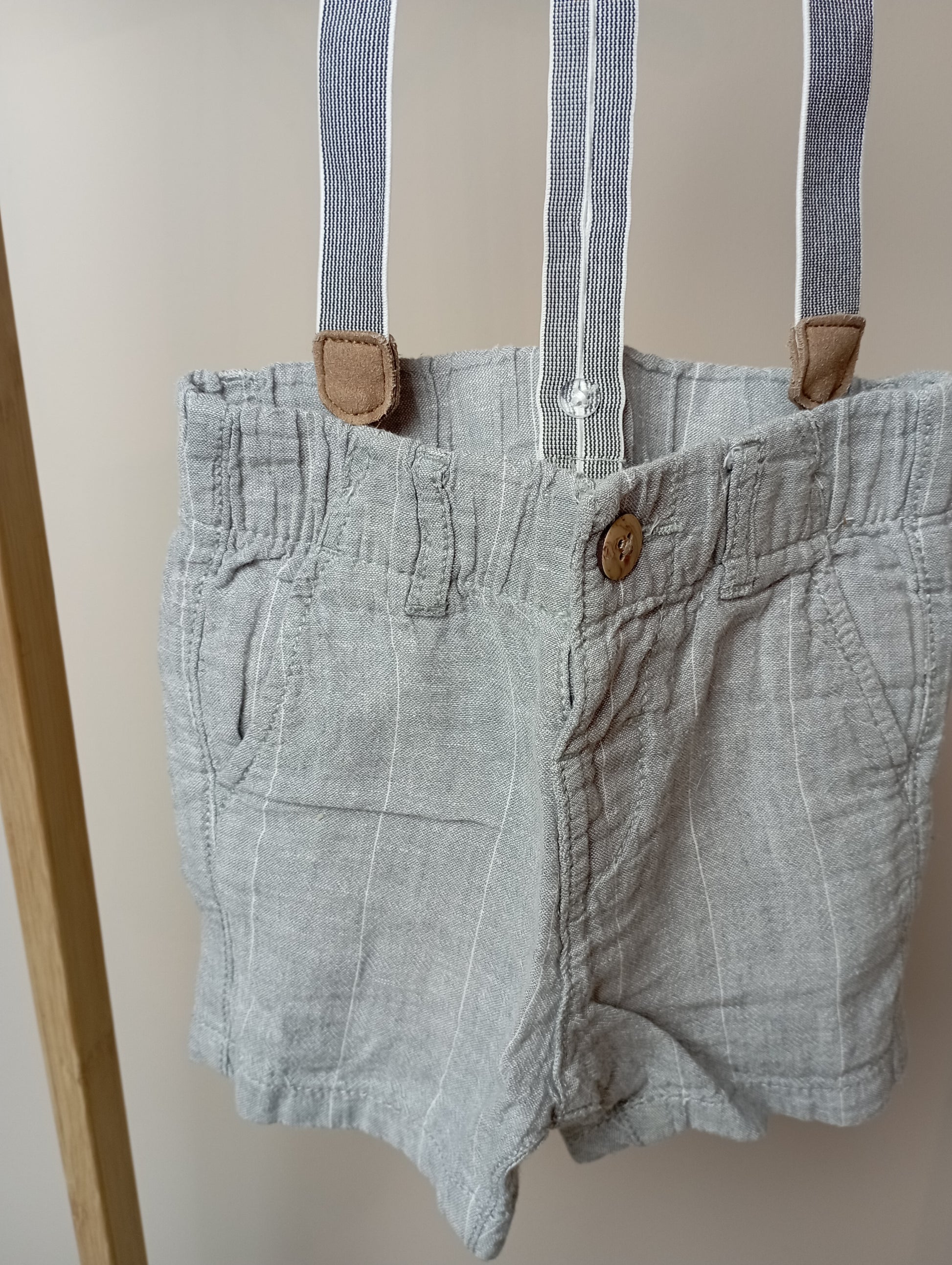 Short met bretellen 74 C&A