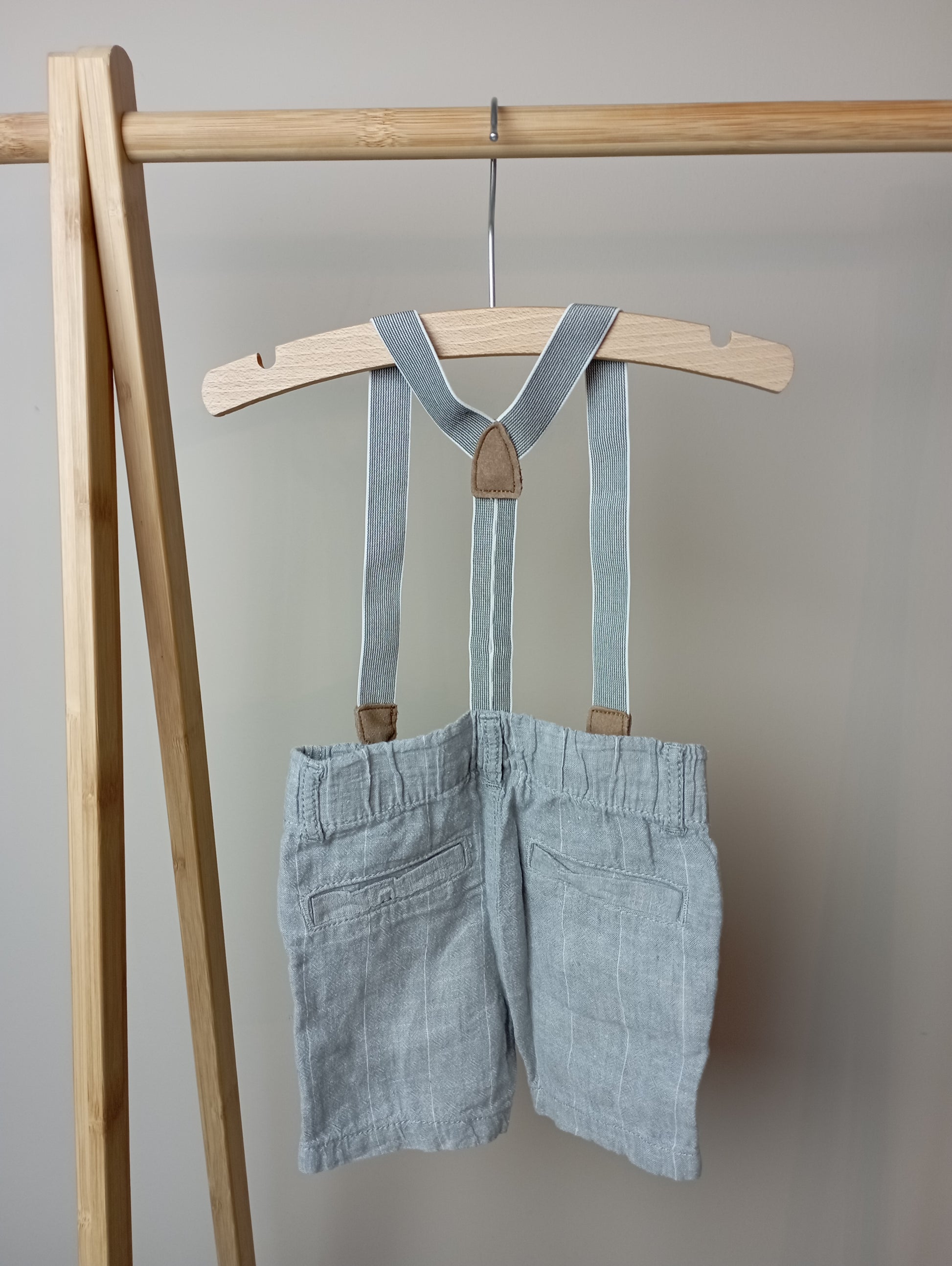 Short met bretellen 74 C&A