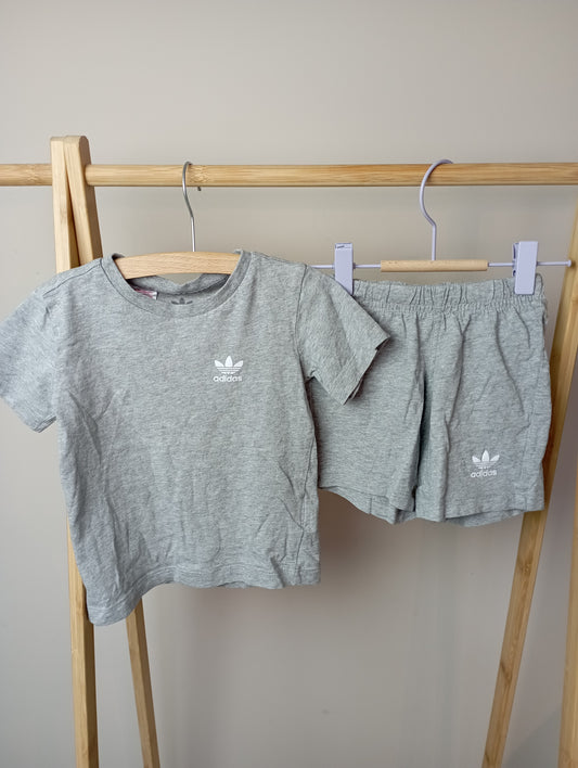 Sportief setje 92 Adidas