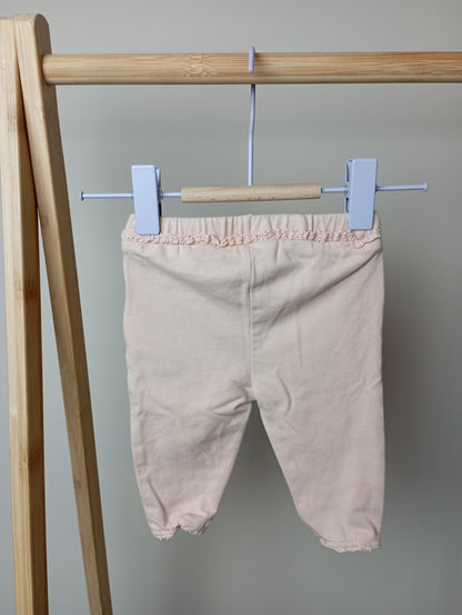 Broekje 62 Cuddles and smiles