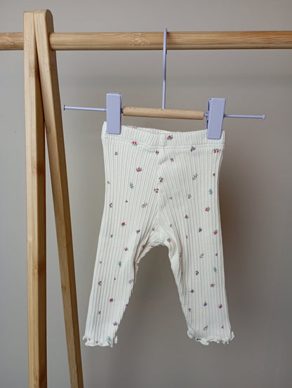 Broekje met bloemen 68 Zara