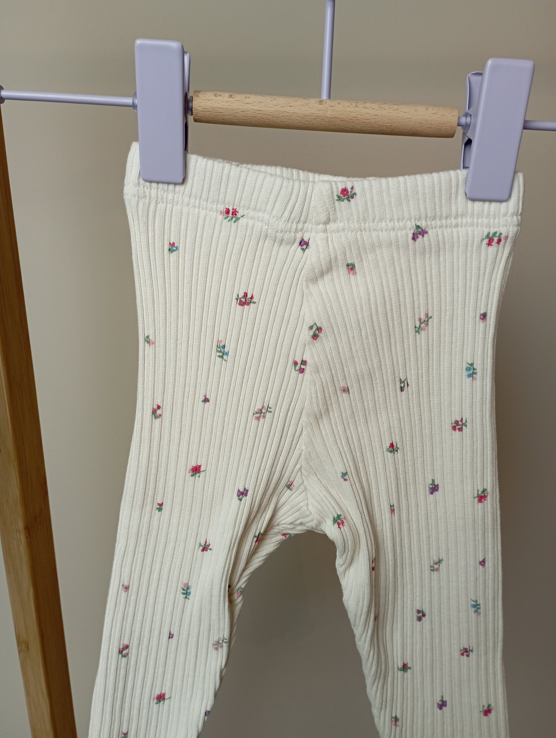 Broekje met bloemen 68 Zara