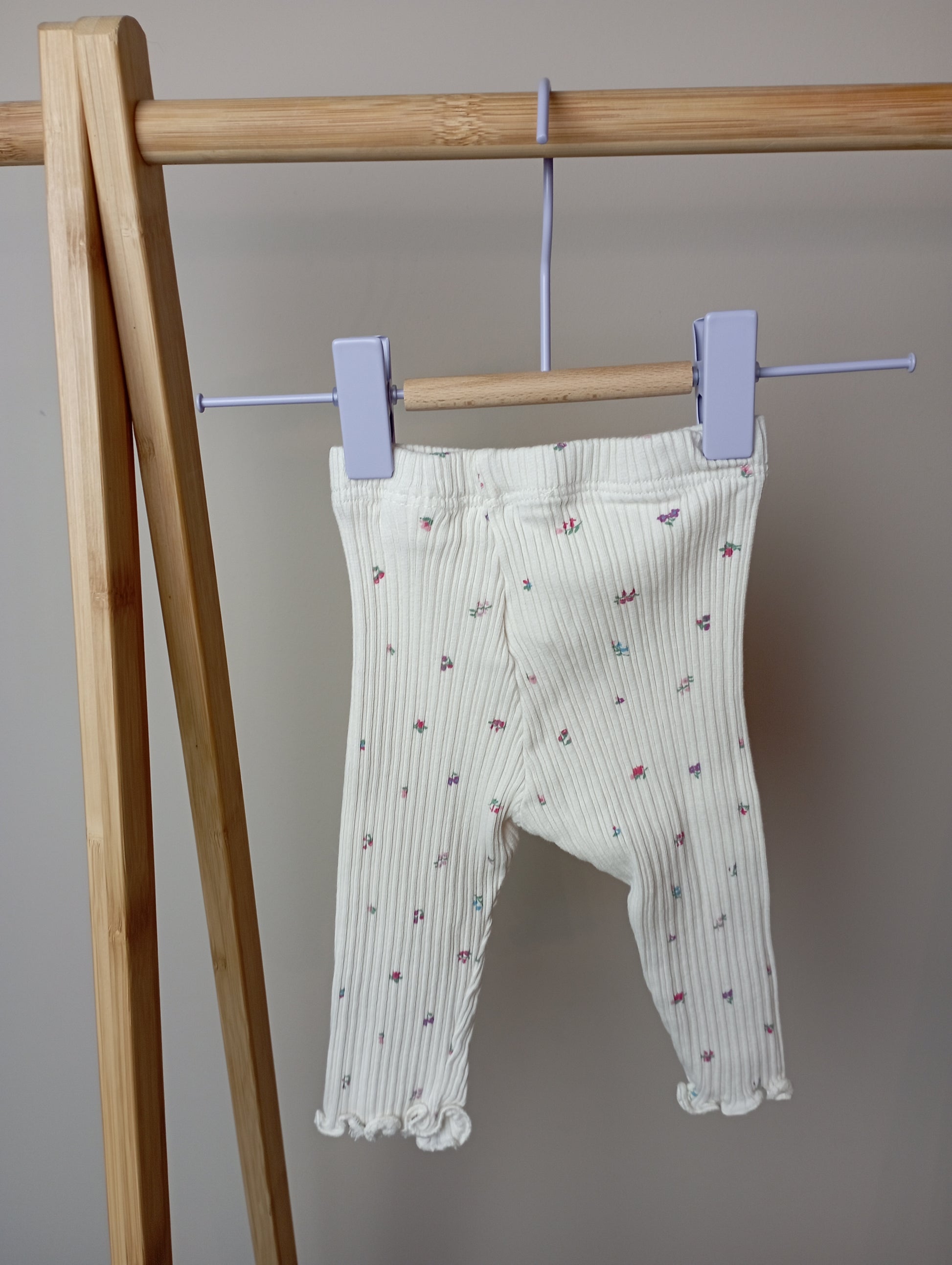 Broekje met bloemen 68 Zara