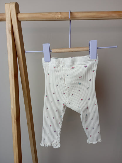 Broekje met bloemen 68 Zara
