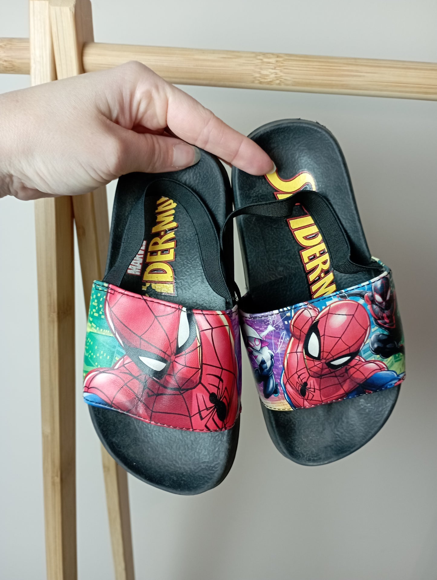Slippers 26/27 Marvel