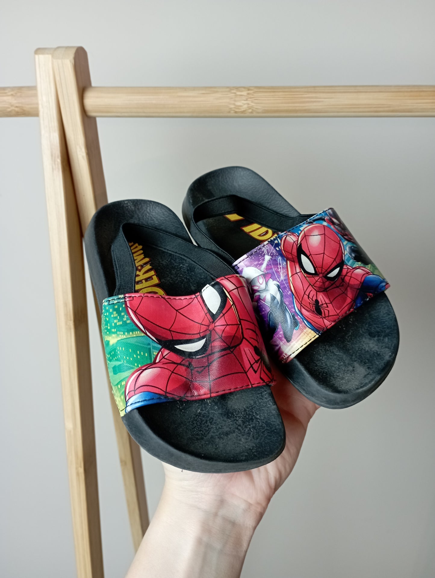 Slippers 26/27 Marvel