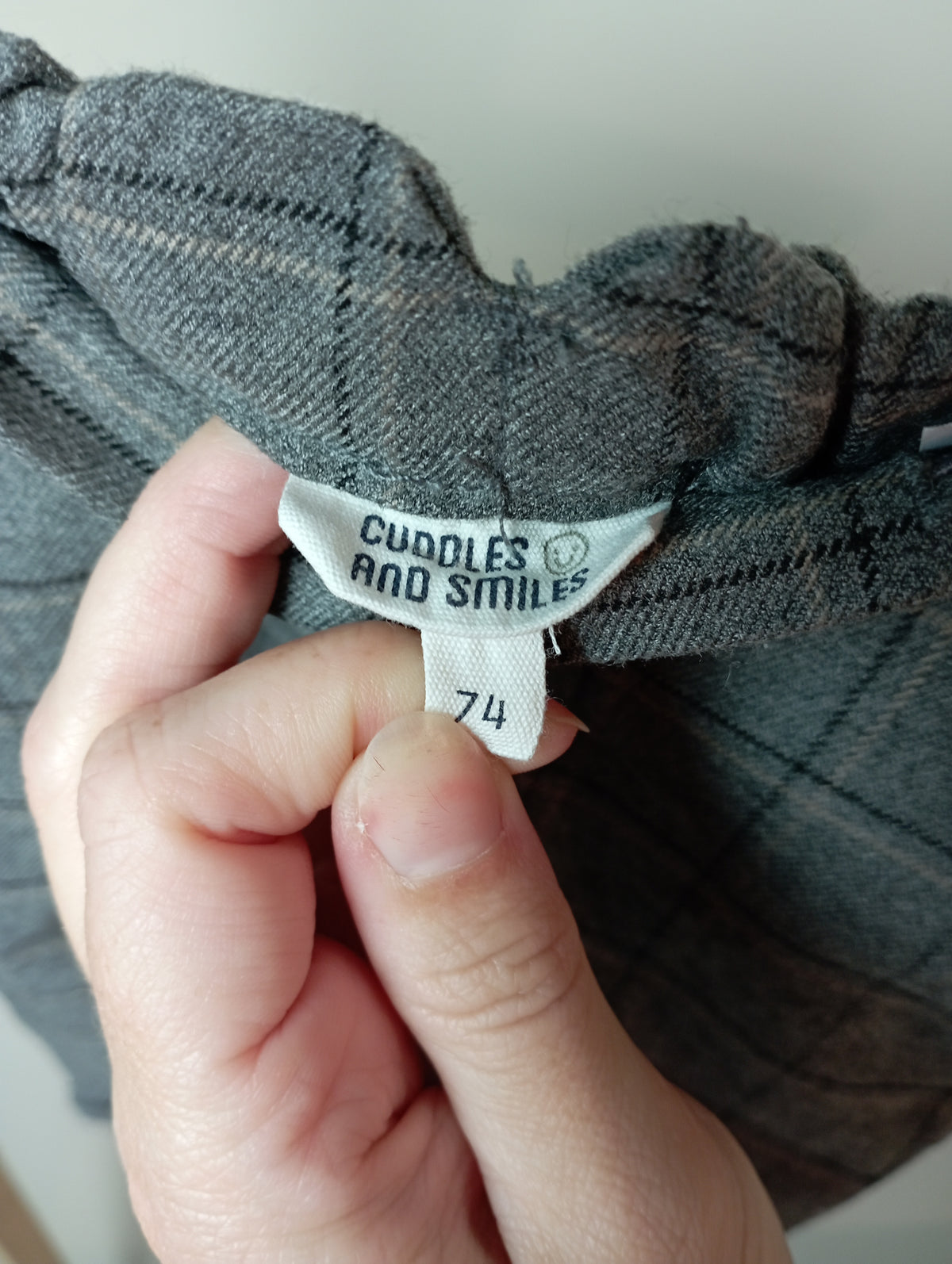 Broek met ruitjes 74 Cuddles and smiles