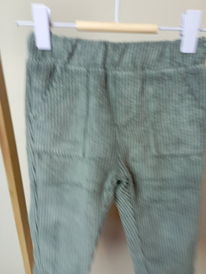 Broek in ribbelstofje 74 Zeeman